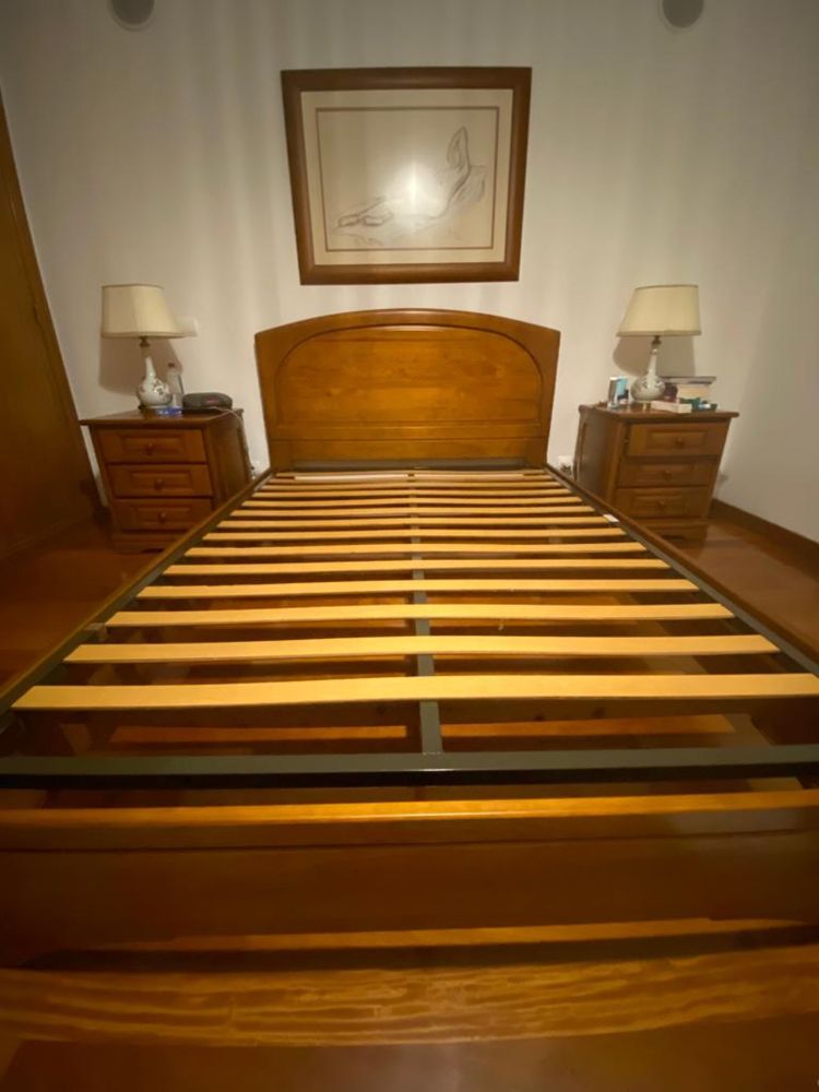 Cama em Madeira com estrado para colchão de 1,95x1,40m