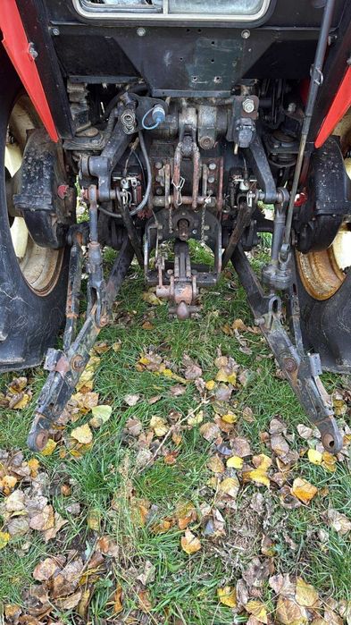 Wieszak prawy regulowany zetor 7211 kompletny 7745