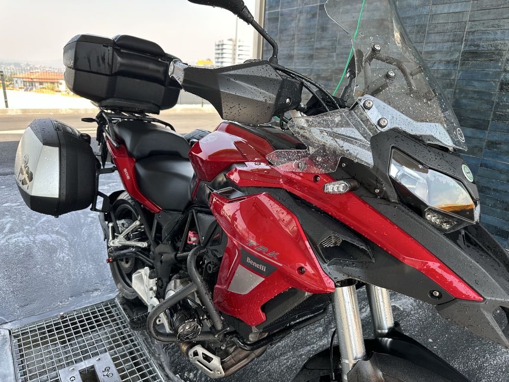 Benelli TRK 502.