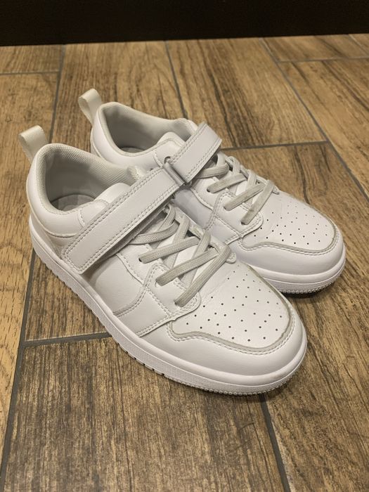 Кросівкі білі дитячі apawwa 33 р.