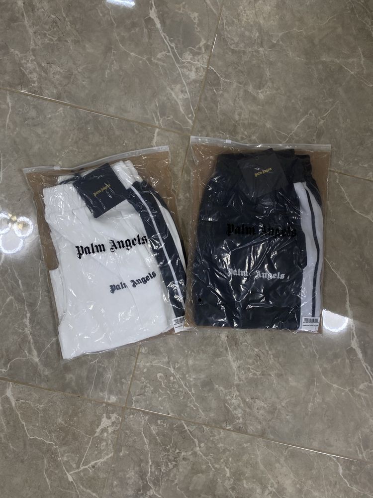 Шорти від бренду palm angels у М розмірі