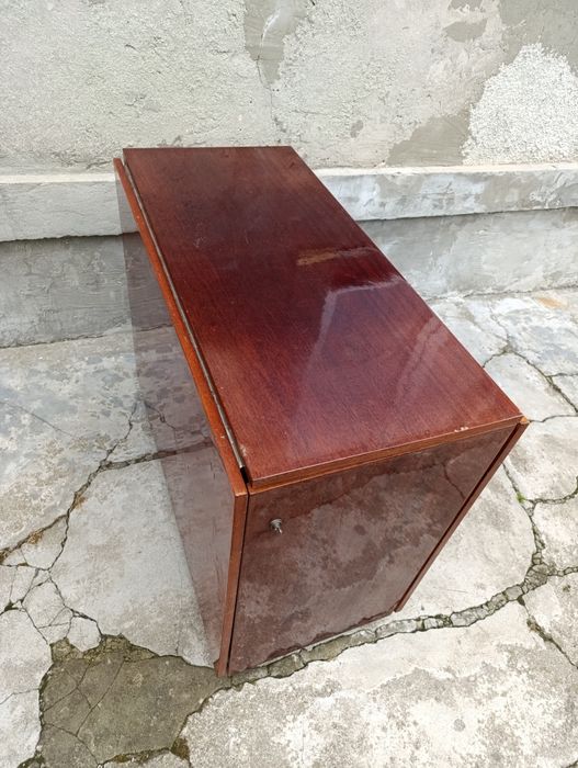 Стіл розкладний з тумбою