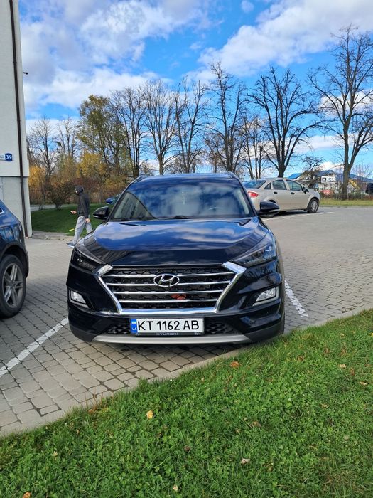 Tucson 2017р, відновлювася для себе, бампер і фари з рестайлу 2018р