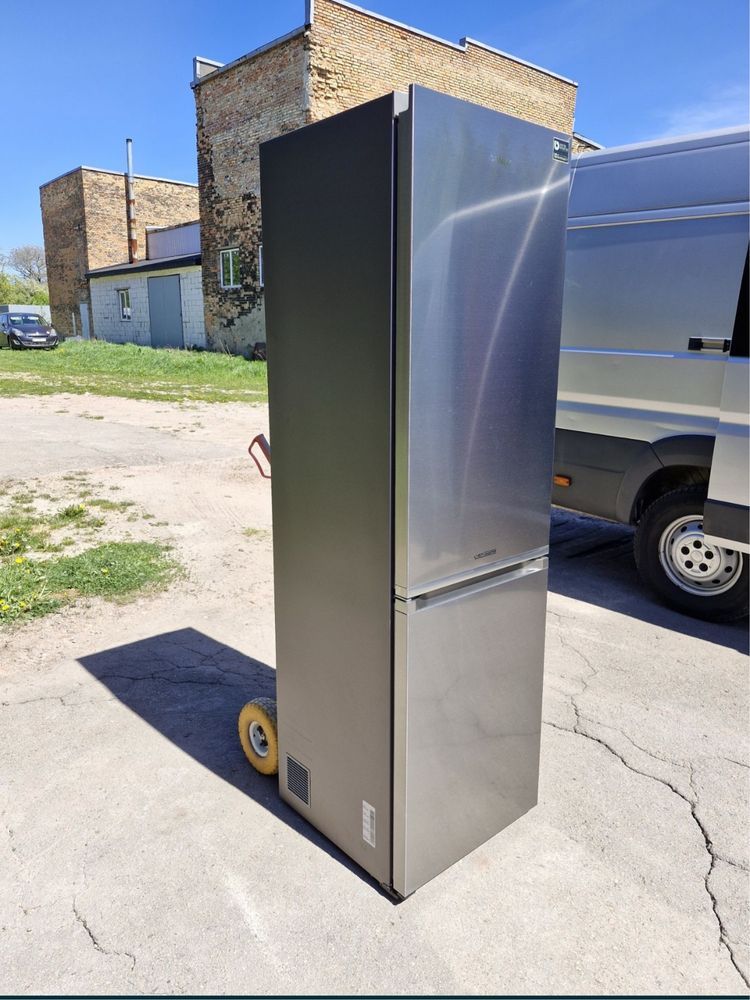 Продам Б/у Холодильник Samsung RB36J8799S4.NoFrost. 2023 рік.Доставлю