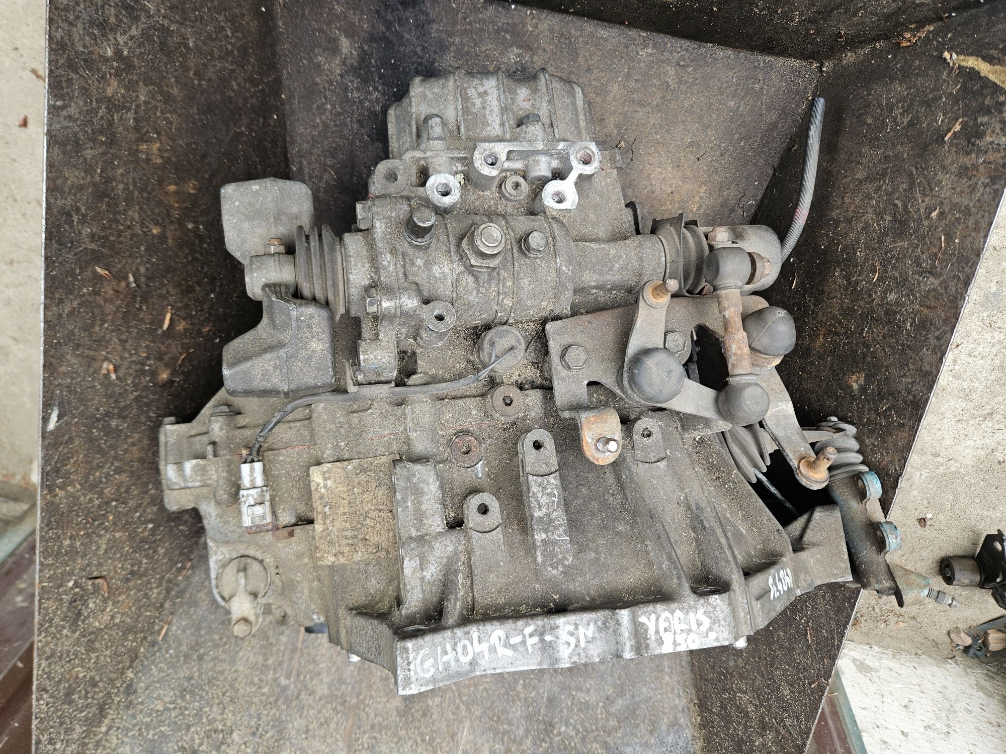 Skrzynia biegów manualna 5 biegowa toyota Yaris 1.4d 2006r