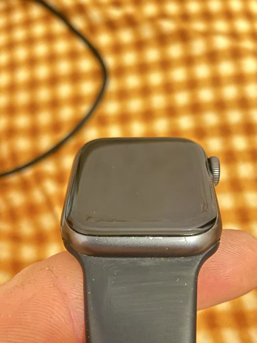 Продам Apple Watch SE 40mm Alu Black Sport