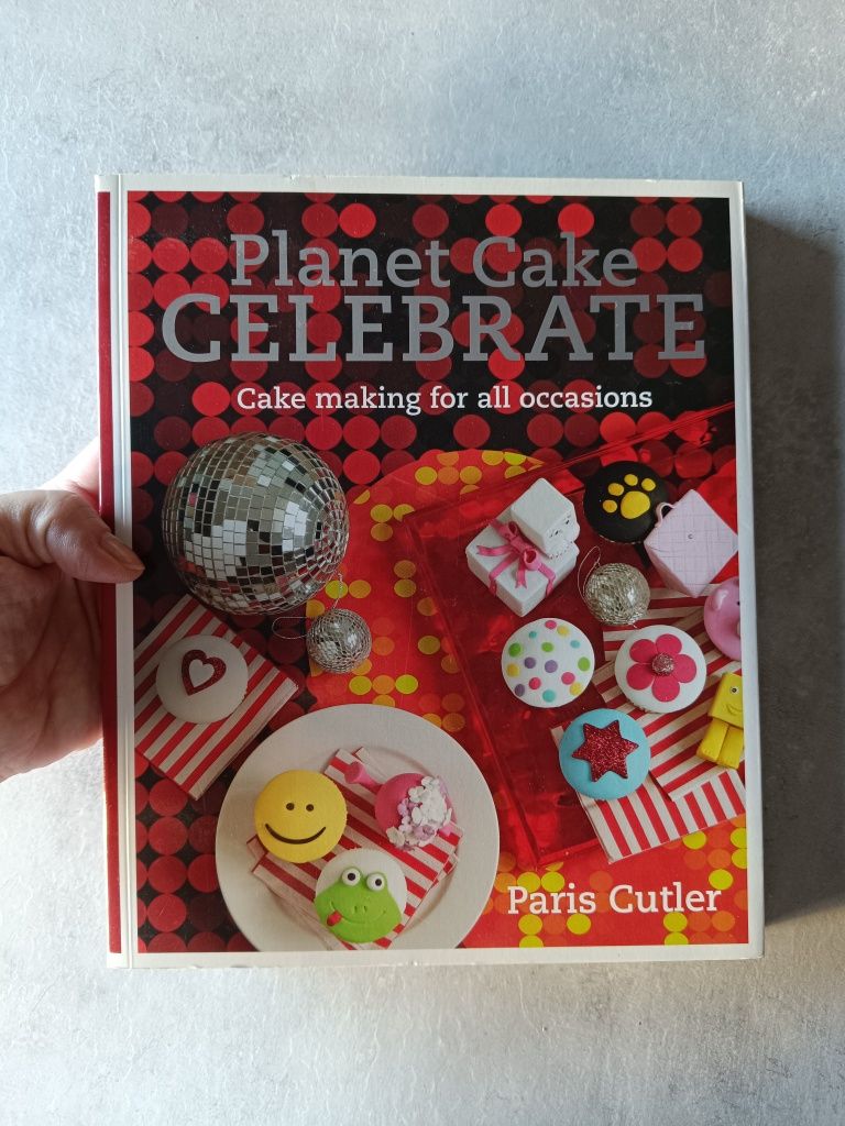 Livro de Cake design Planet Cake Celebrate de Paris Cutler,