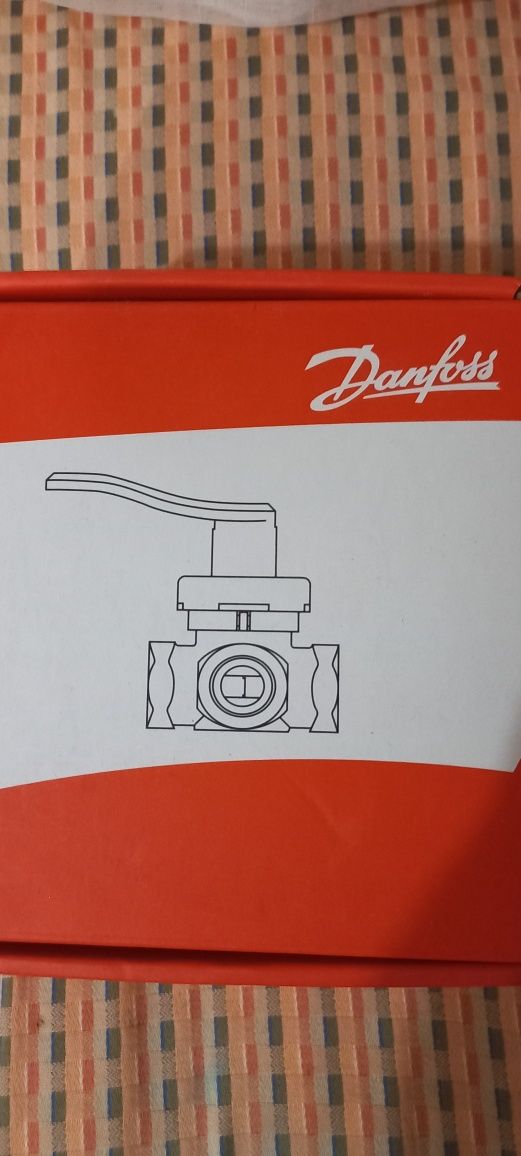 Данфос трьохходовий кран Danfoss AMB 182. 082H0232. HFE 3. 065Z0431 D