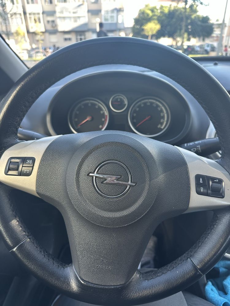 Vende-se Opel Corsa 2008 a gasolina