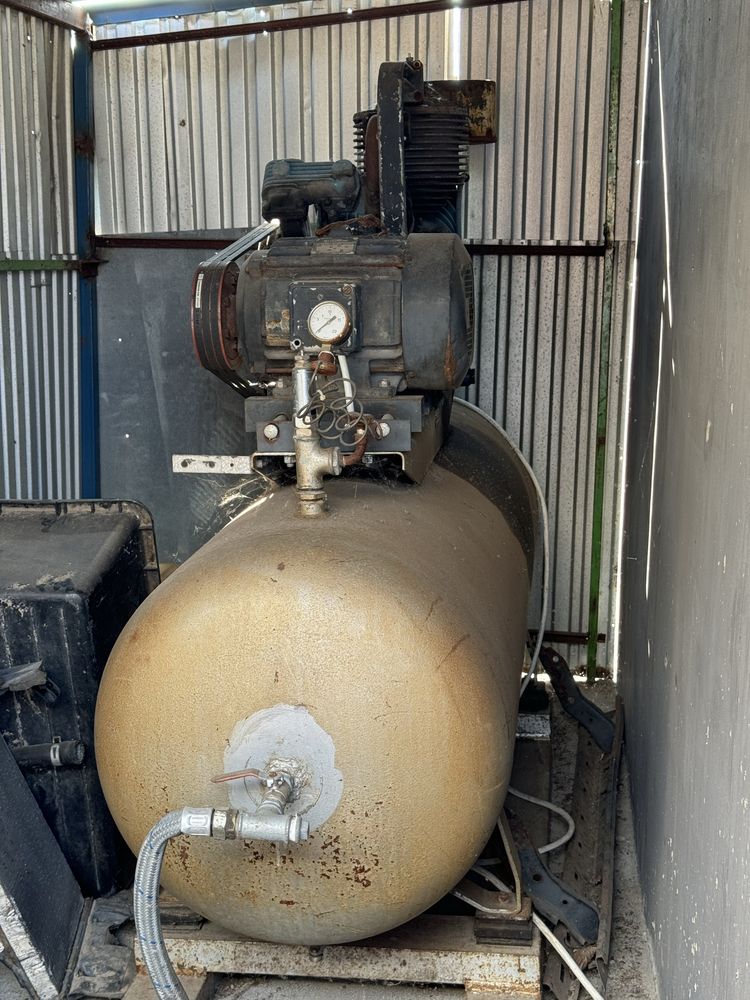 Sprężarka 500 L używana
