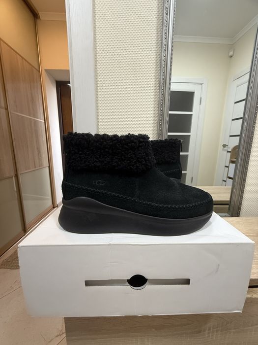 Ботинки кросівки топсайдери черевики Ugg оригінал замша шкіра 39 38,5