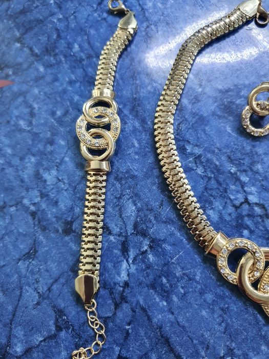 комплект жіночий біжутерія нова!