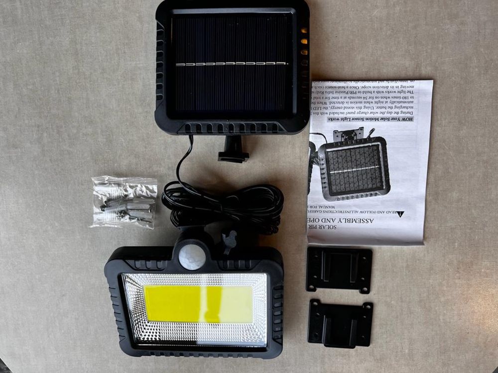 Lampa solarna LED naświetlacz z czujnikiem ruchu wodoodporna solar 5m
