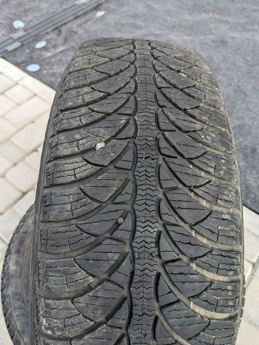 Продам 2 комплекта резини  r14 175/65 літо та зима 185/60 r15