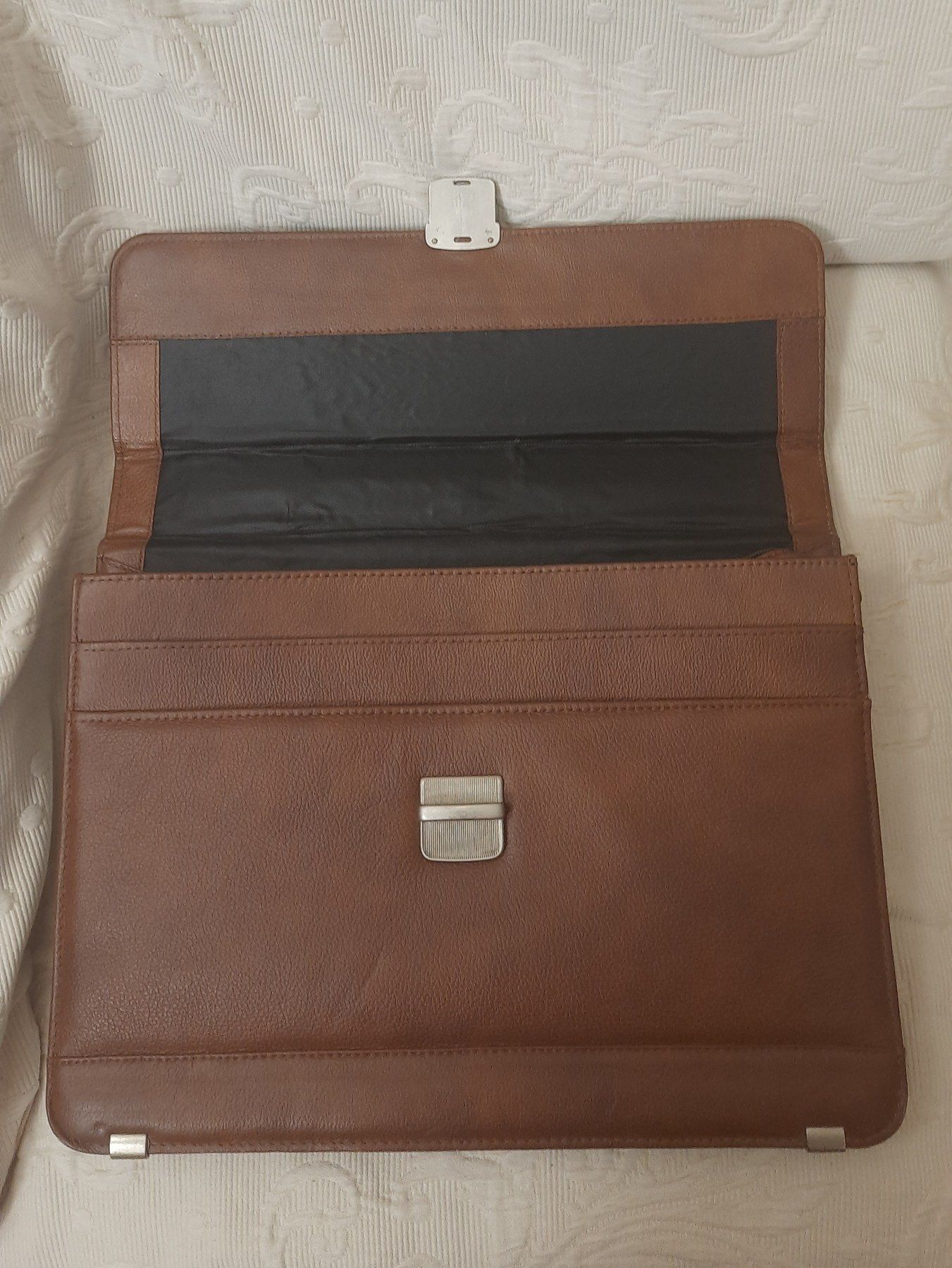 Кожаный мужской портфель. Ретро
2 100 грн.