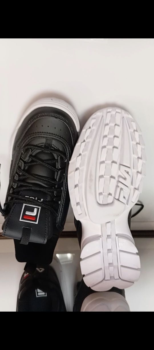 R. 40 Nowe Damskie skórzane buty Black Fila platforma