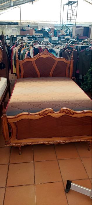 Cama de corpo e meio