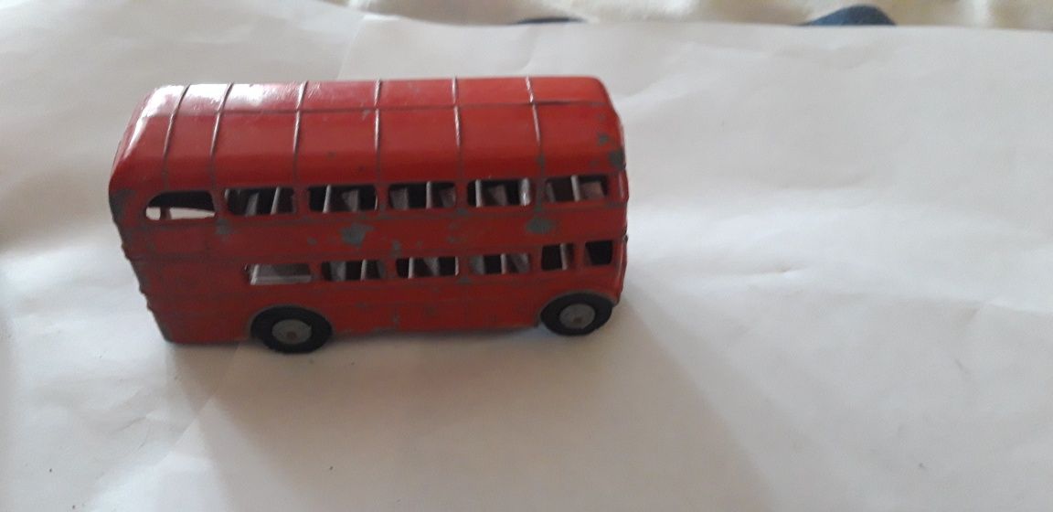 Conjunto de 2 Autocarros em Metal Antigos