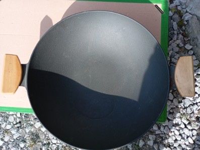 Kuta patelnia / wok żeliwny z pokrywką 35 i 42 cm