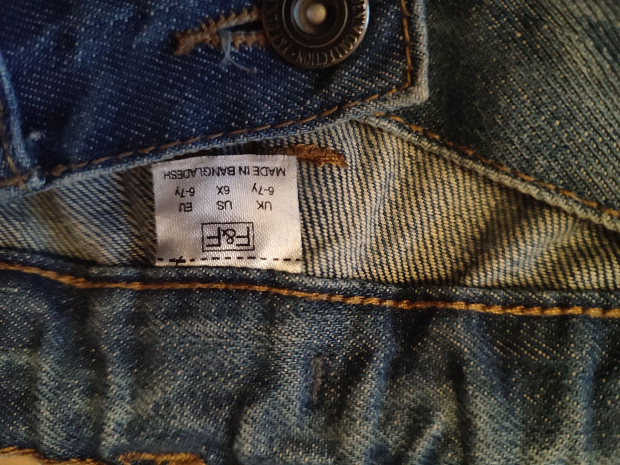 r116 przecierane z dziurami jeansy spodnie F&F r116cm