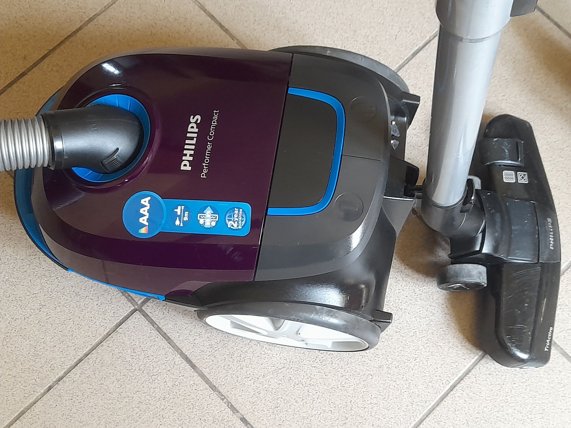 Пилесос  Philips FC8370.NL