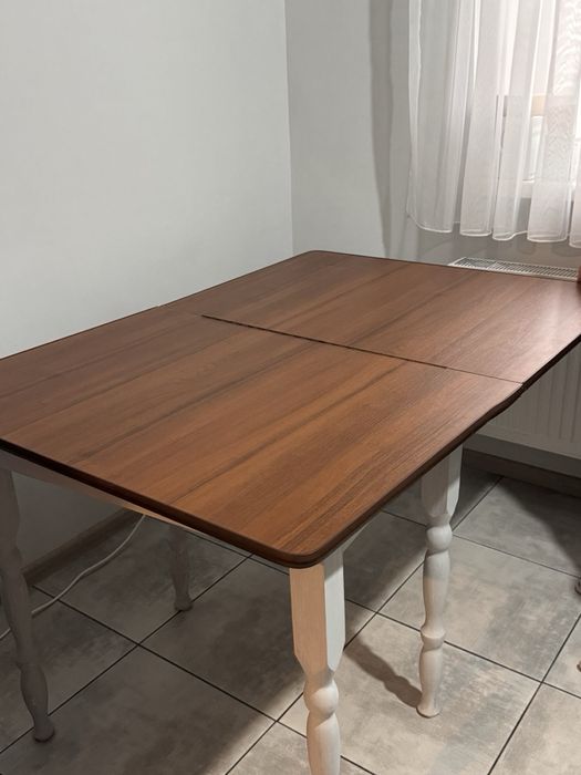 Стол кухоный