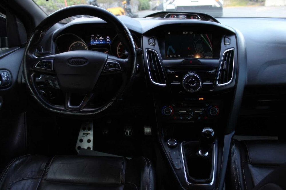 Ford Focus ST      2017