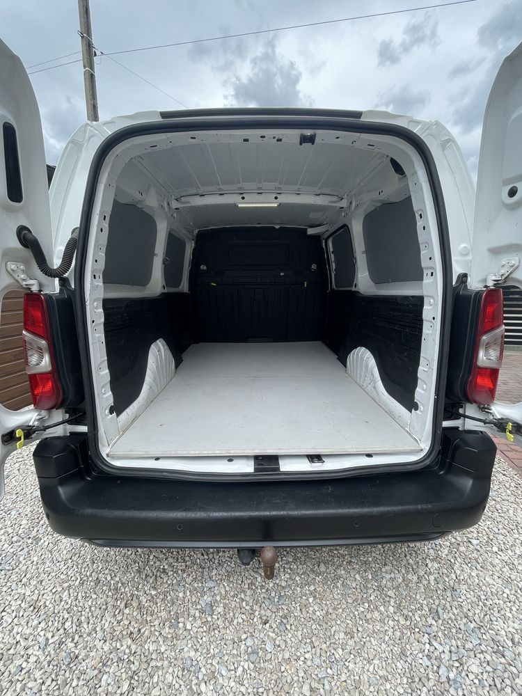REZERWACJA Peugeot Partner Long Maxi L2 Faktura Vat 23% Leasing Kredyt