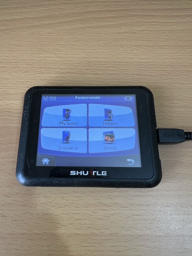 GPS навигатор Shuttle PNA-3525 работает без интернета