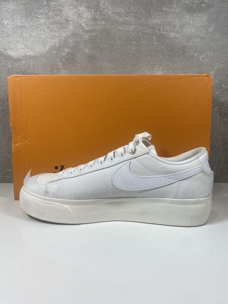 Trampki Nike Blazer Low Platform biale rozmiar 40