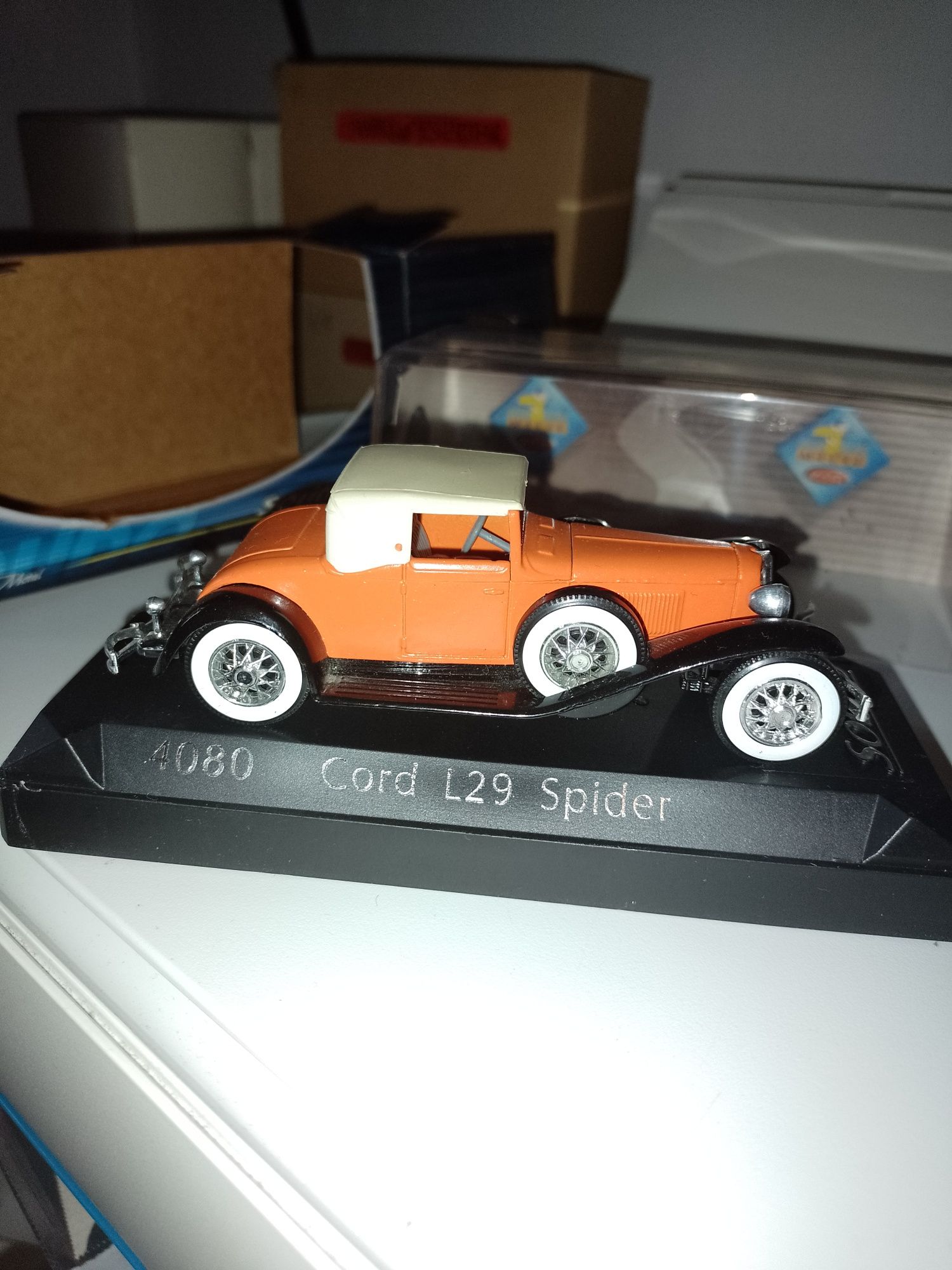 Wyprzedaż kolekcji modeli samochodów j firmy solido 4080 cord spider