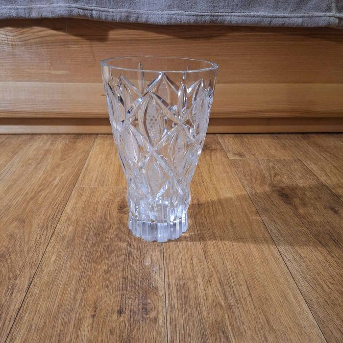 Велика кришталева ваза