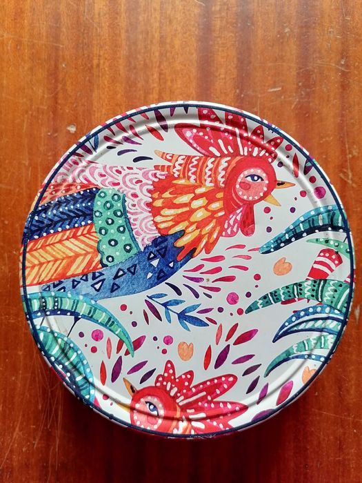 Жестяная коробочка