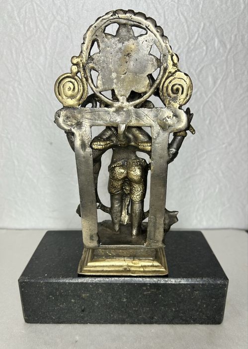 Антична бронзова статуя на мраморном питистале  Ганеші у позолоті