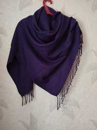 Красивый шарф, палантин фиолетового цвета.