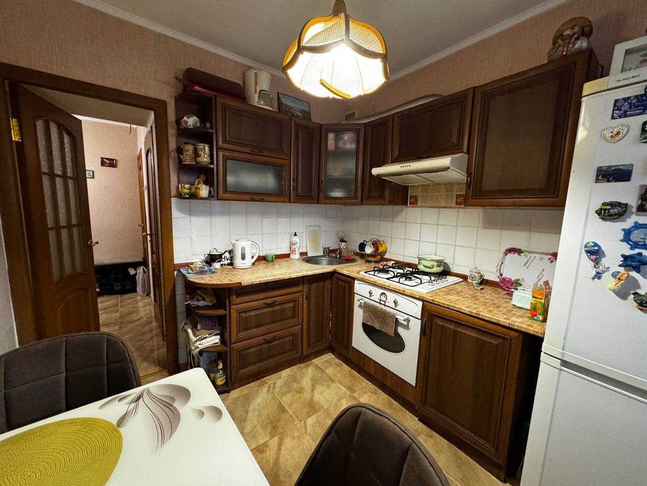 1к квартира, Озерна, вигляд на озеро, меблі, техніка, 38м² цегла 8/10п