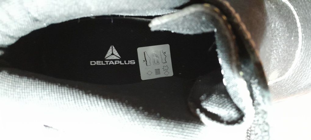 Черевики зварювальника Delta Plus COBRA4 S3 розмір 42 Чорні