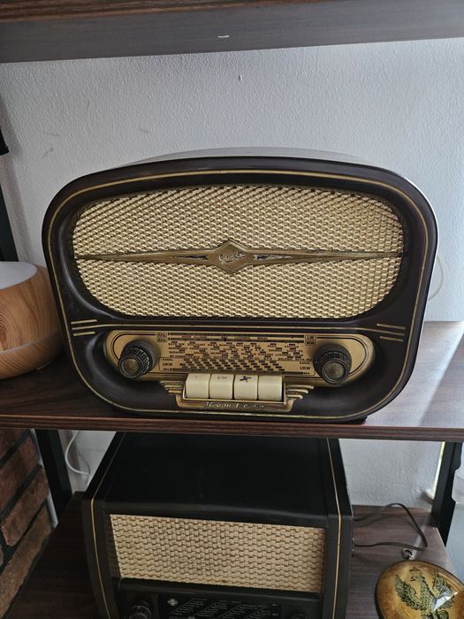 Radio GRAETZ KOMTESS 214 rok 1955