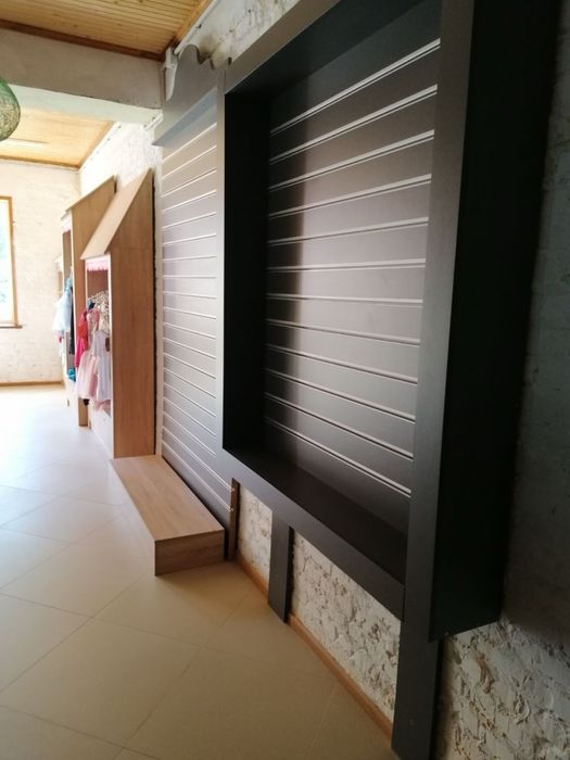 Меблі для магазину