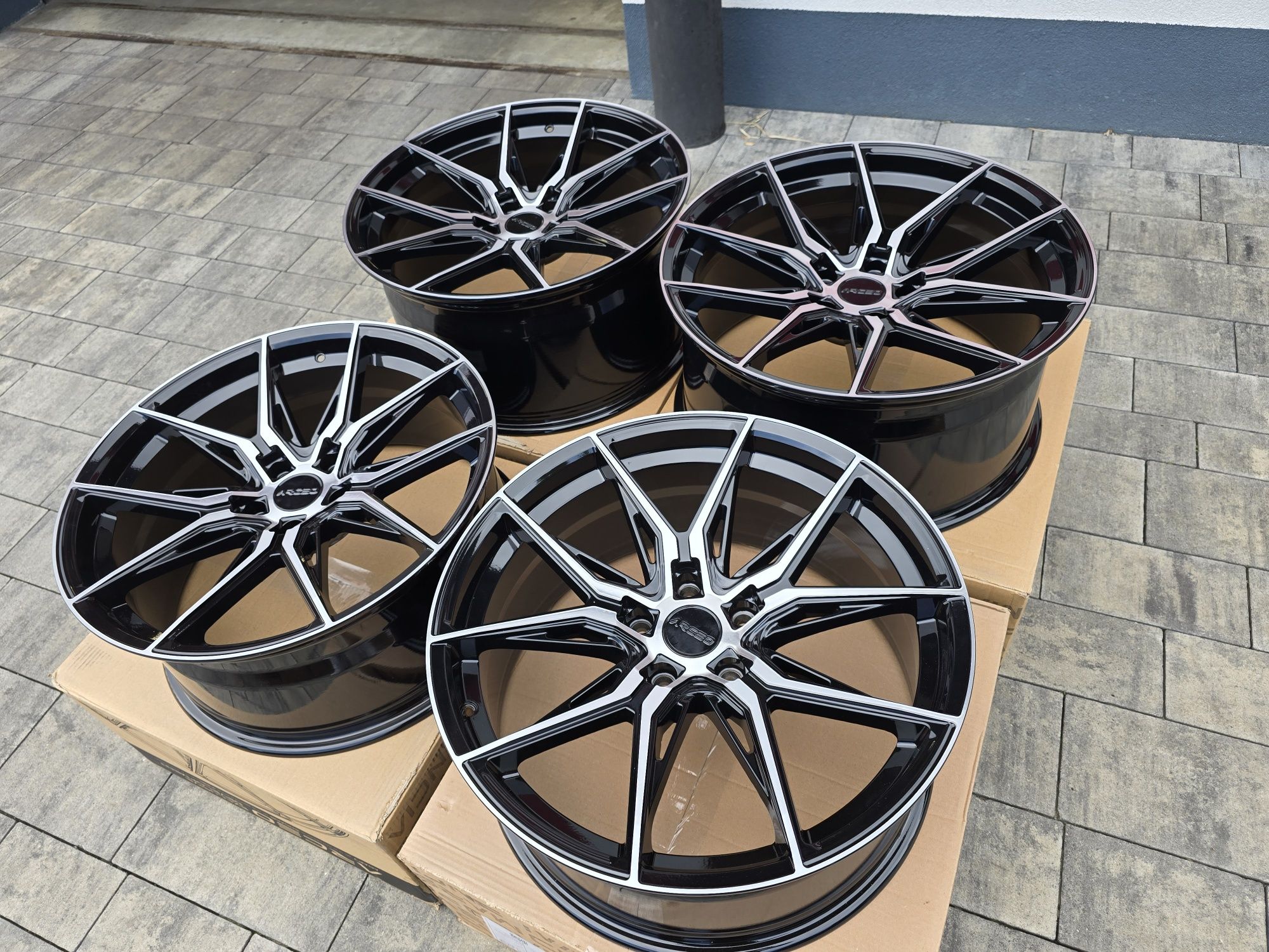 Alufelgi 20" 5x120 9J ET30 i 10J ET40  BMW E92 F30 F31 F10 F11 F01 E92
