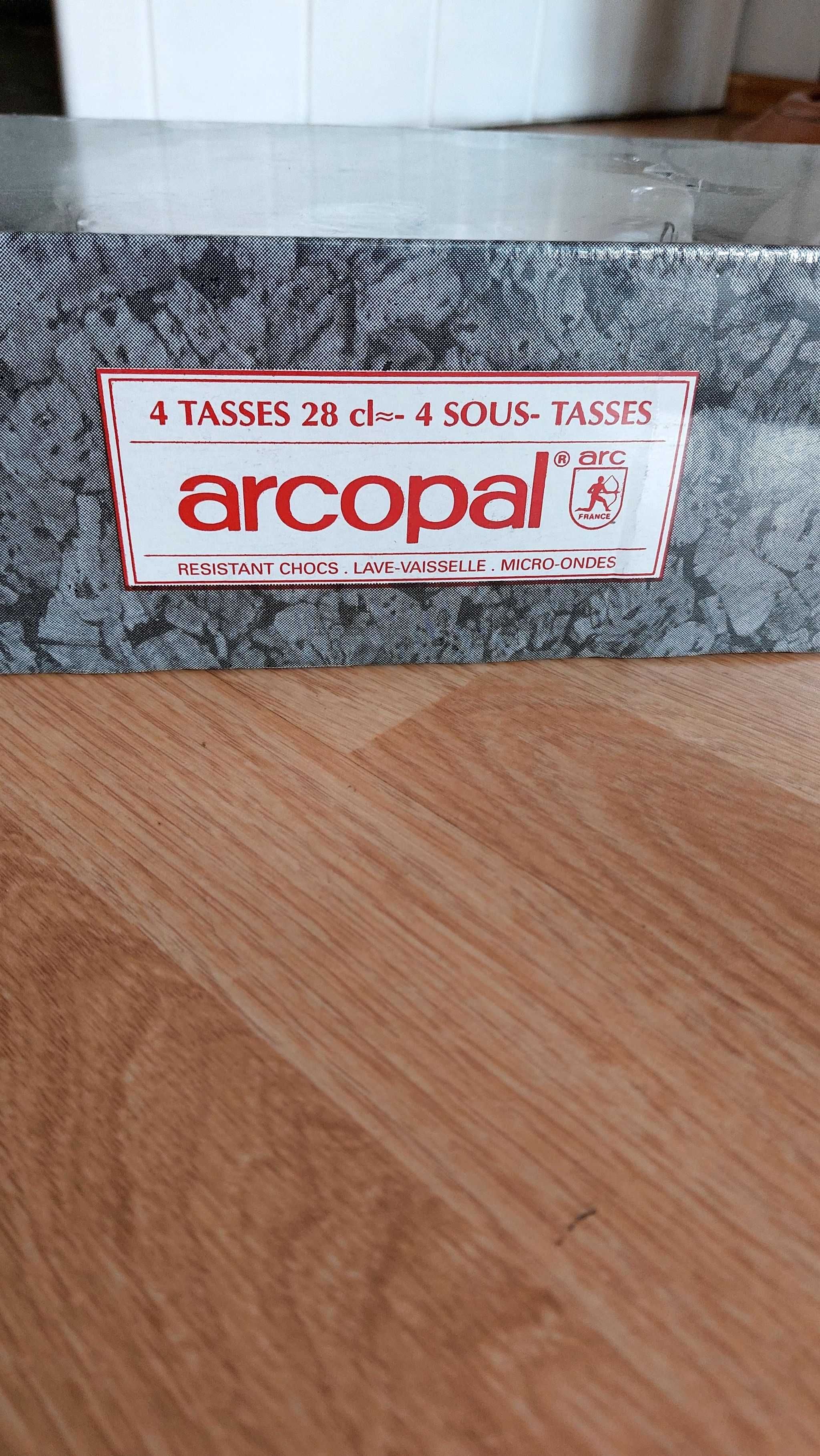 4 Filiżanki + 4 talerzyki ARCOPAL france vintage NOWE