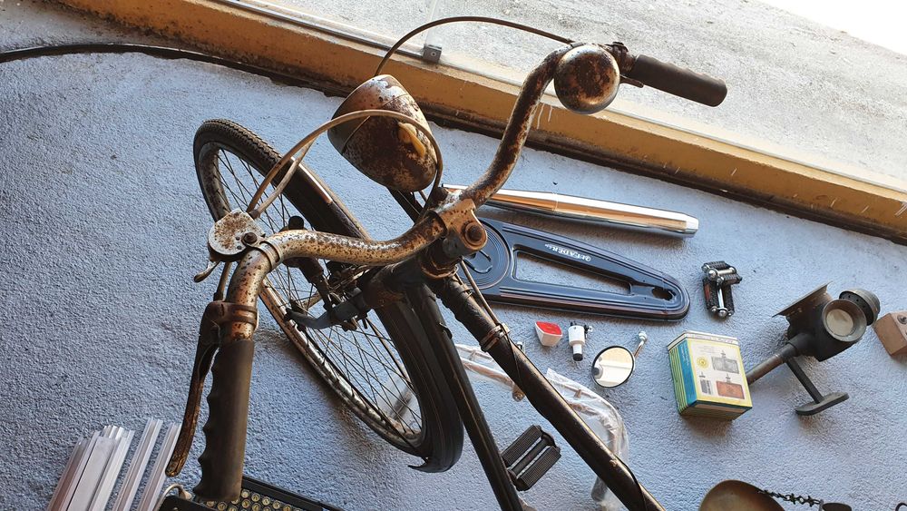 Bicicleta Antiga Pasteleira