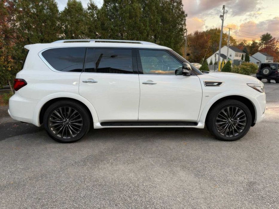 INFINITI QX80 Luxe      2020