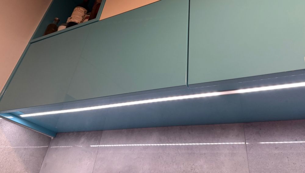 REZERWACJA meble kuchenne w zabudowie ze sprzętem AGD (zmywarka, okap)