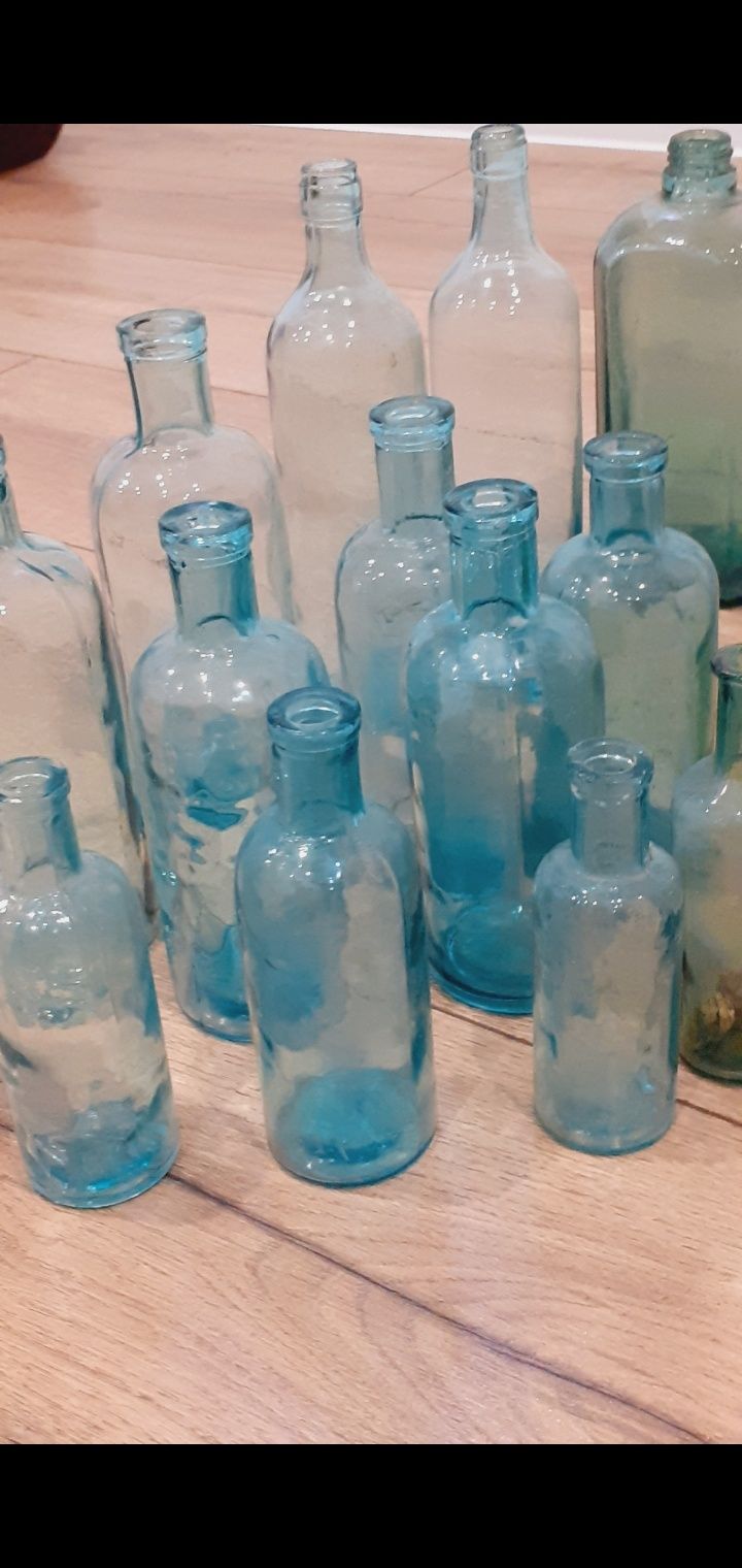 Butelki aptekarskie I inne kolor jasny zielony z prl jako ozdoba lub d