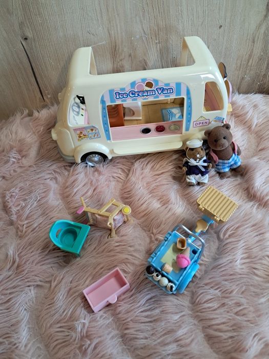 Samochód z lodami Sylvanian Families