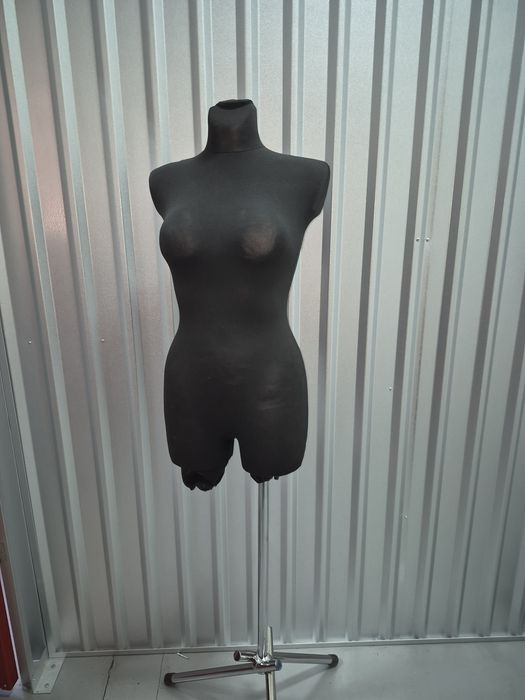 Manekin damski na odzież