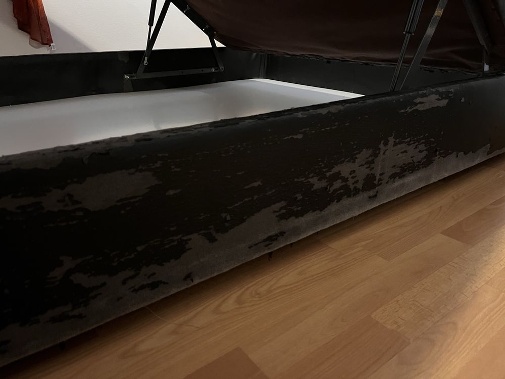 Cama Sommier com arrumação