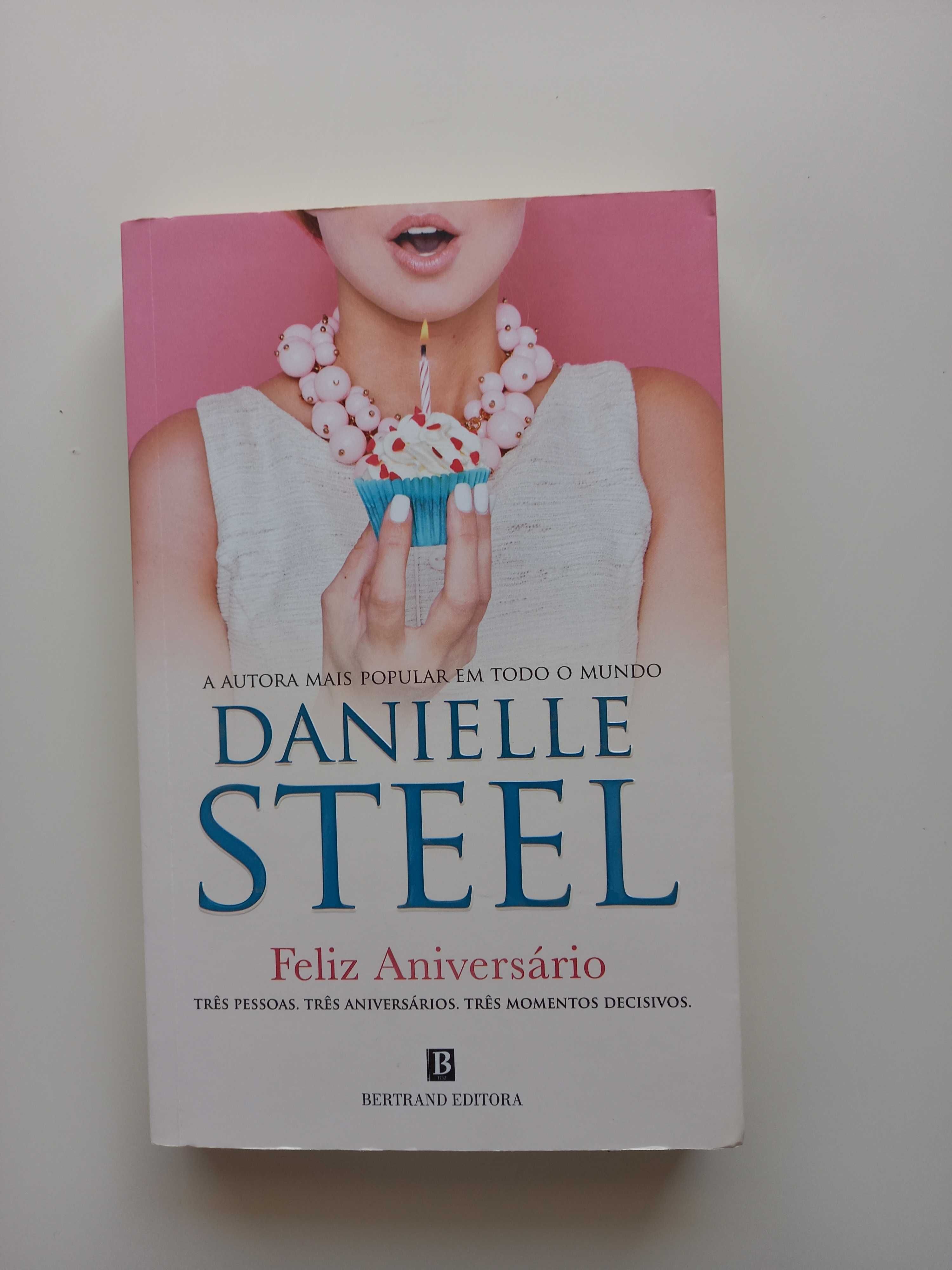 Livro Feliz Aniversário, de Danielle Still