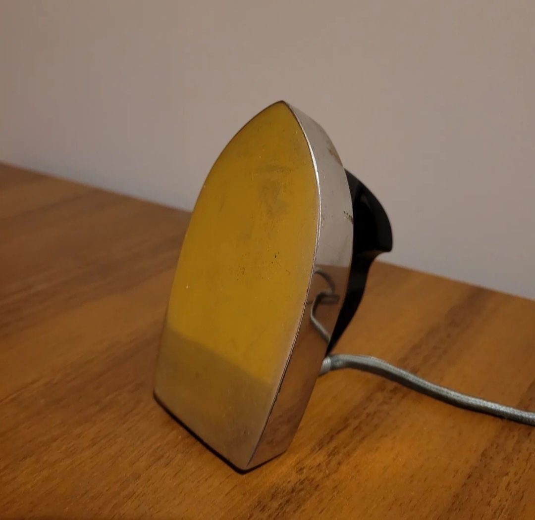 Żelazko podróżne turystyczne z 1958r prl vintage